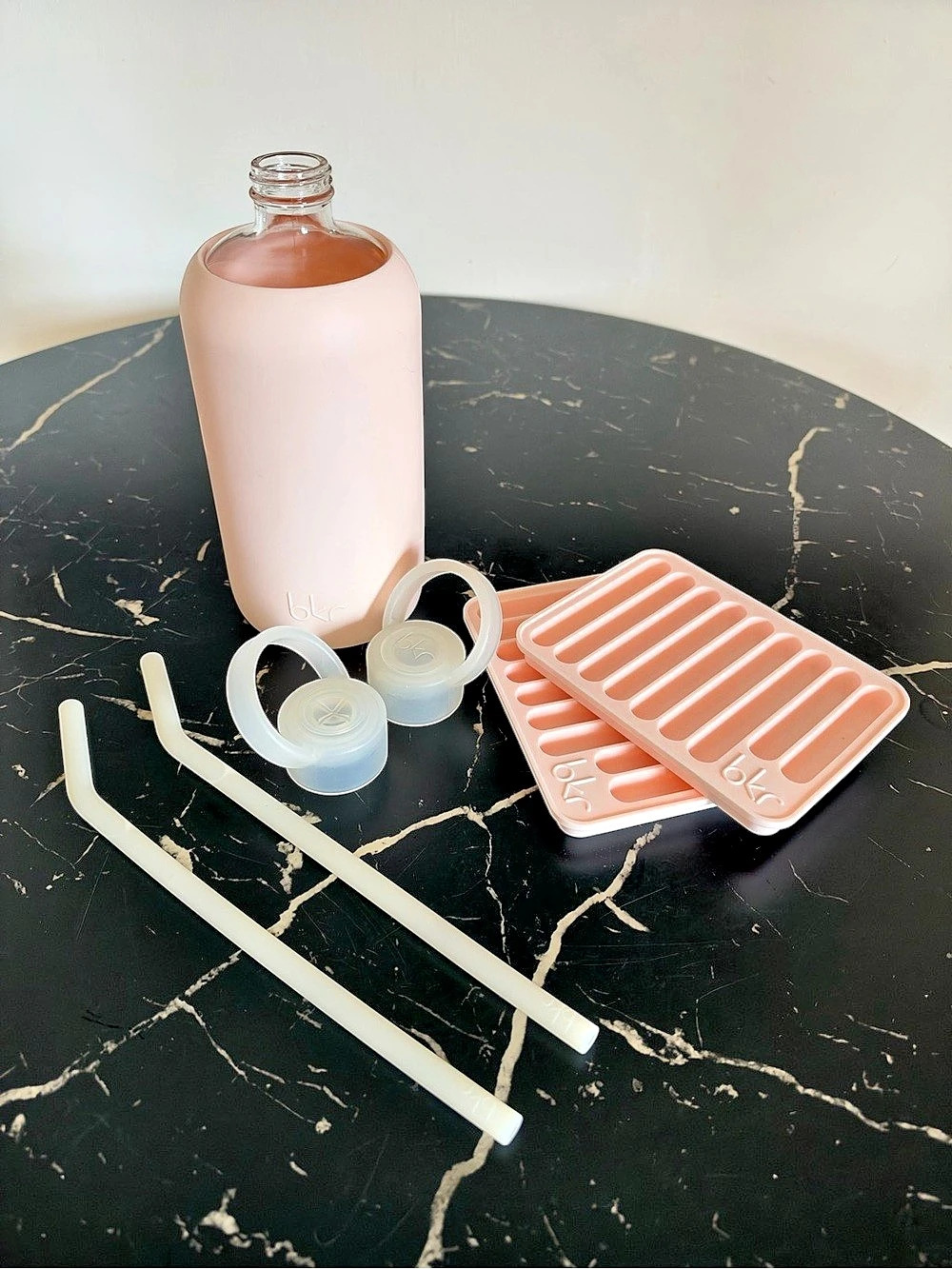 bkr 32 oz Pink Glass Water Bottle Set
